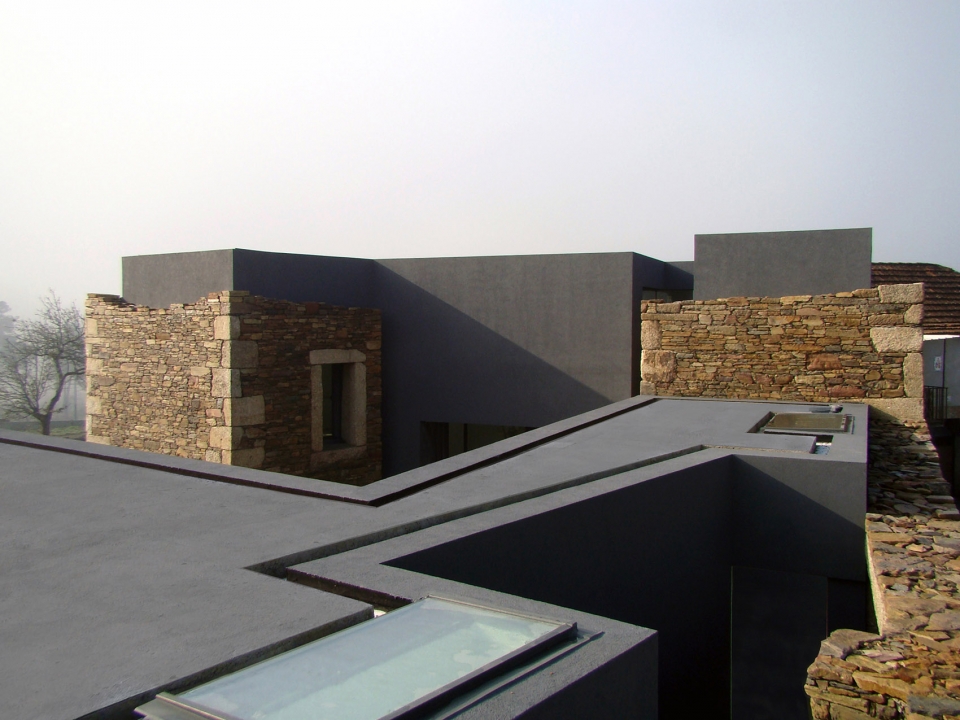 Vigário House Portugal by AND RÉ
