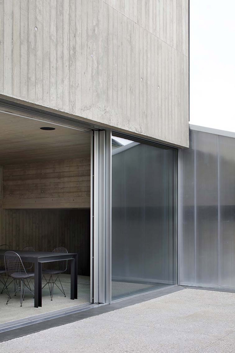 hercule house by 2001