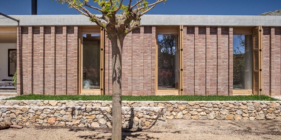house aa by alventosa morell arquitectes