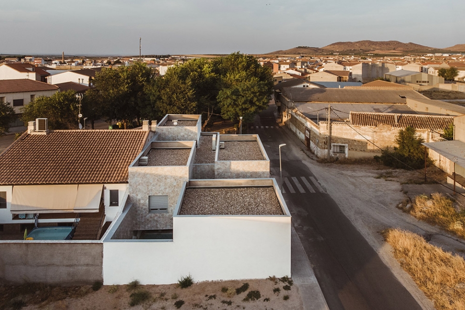 GAS House by OOIIO Architecture