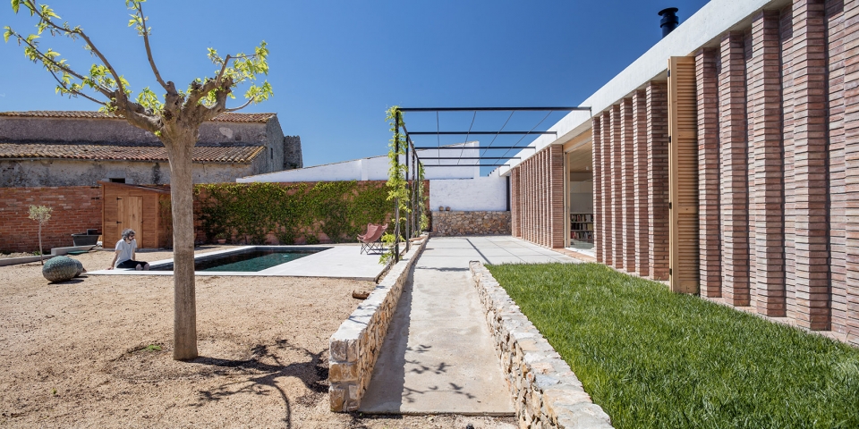 house aa by alventosa morell arquitectes