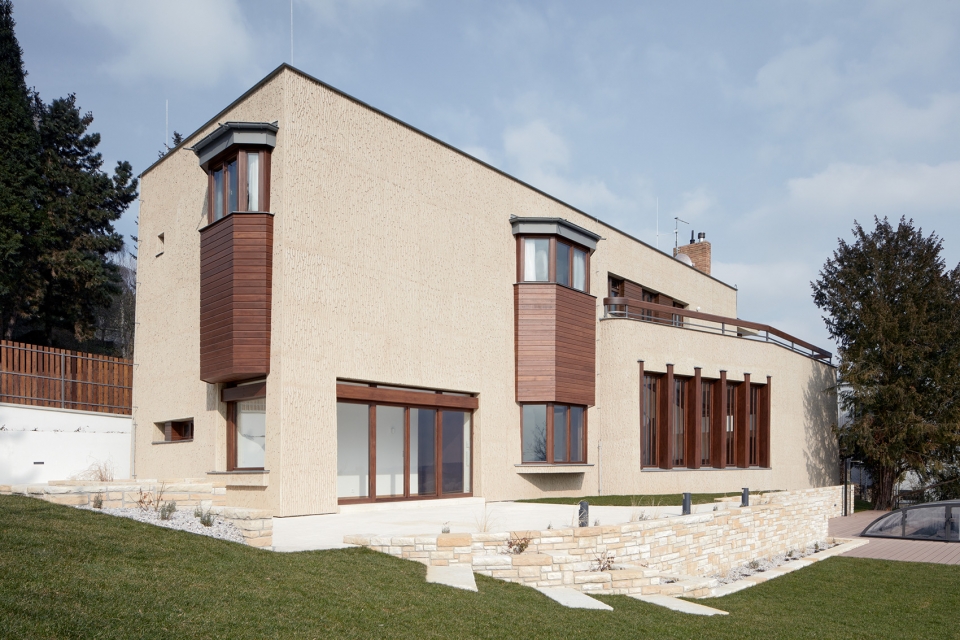 renovation of a functionalist villa indian ship by idhea