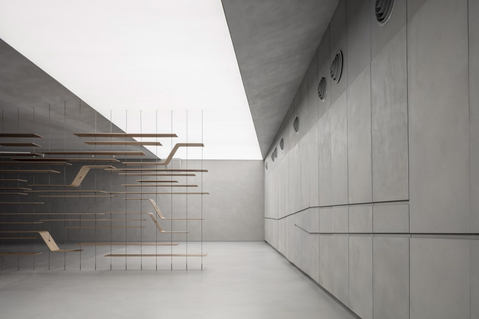 pitaro office furniture showroom by baranowitz goldberg architects pitsou kedem architects