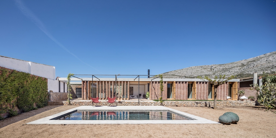 house aa by alventosa morell arquitectes