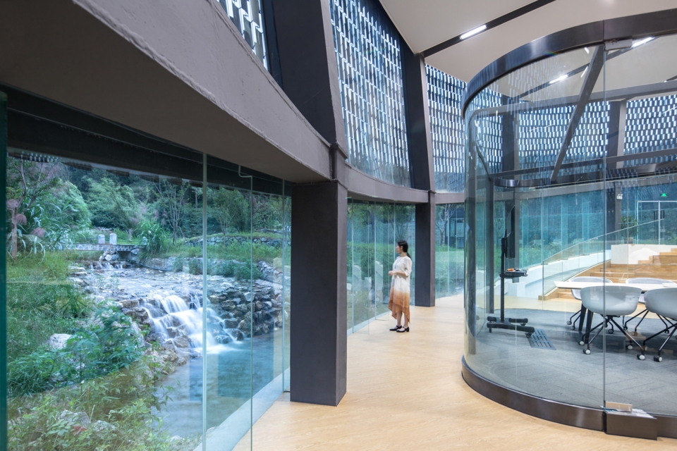 jingdezhen sanbaopeng ceramic design center china by office mass