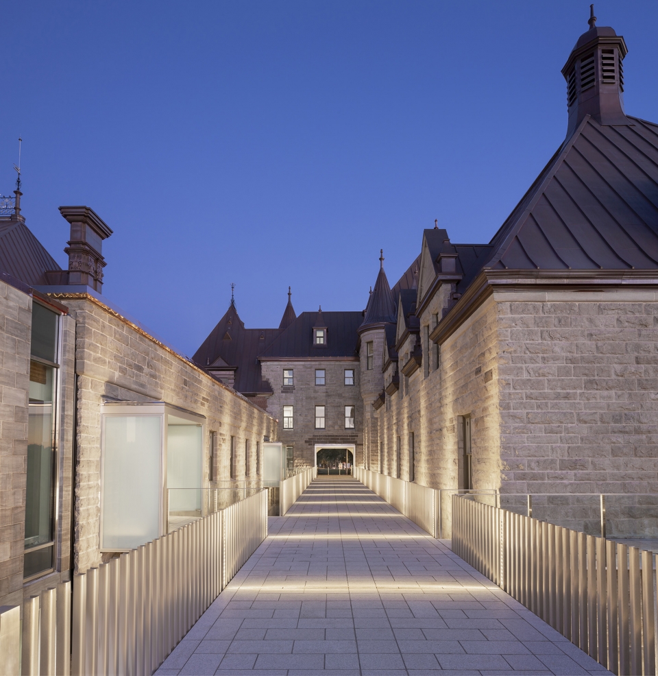 voltigeurs de quebec armoury by a49 dfs stgm