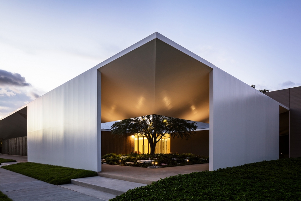menil drawing institute by johnston marklee