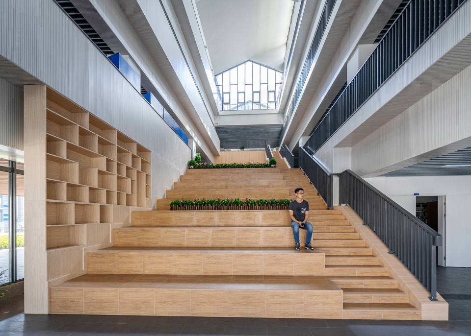 east campus of ningbo xiaoshi high school by udg china
