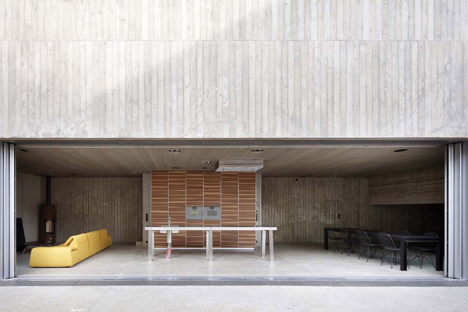 hercule house by 2001