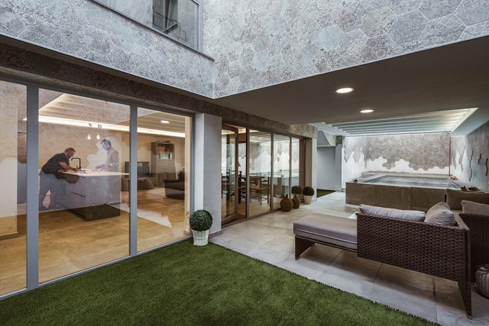 GAS House by OOIIO Architecture