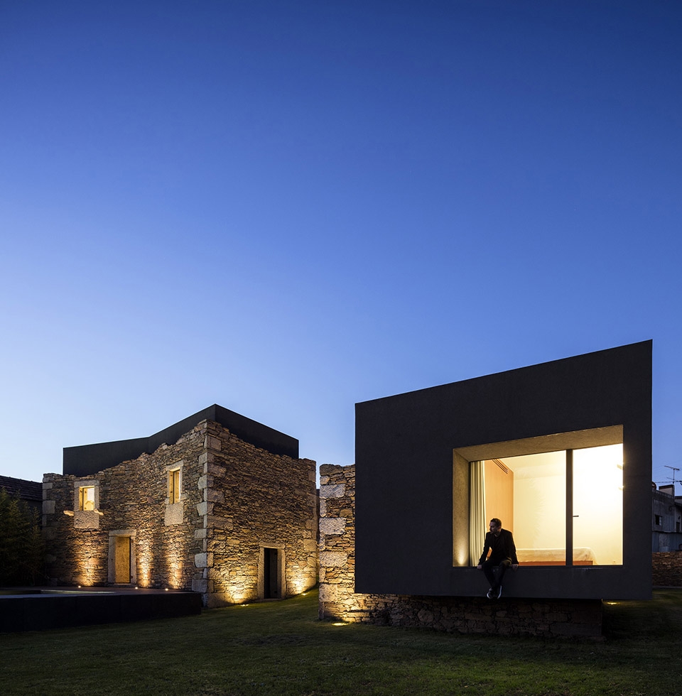 Vigário House Portugal by AND RÉ