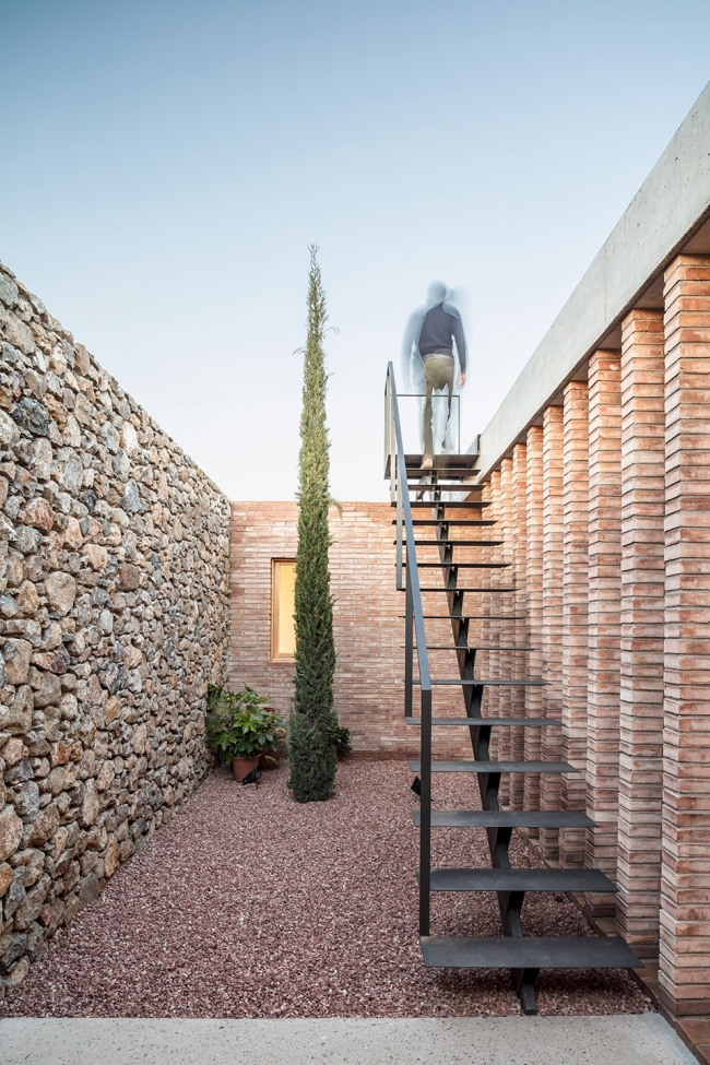 house aa by alventosa morell arquitectes