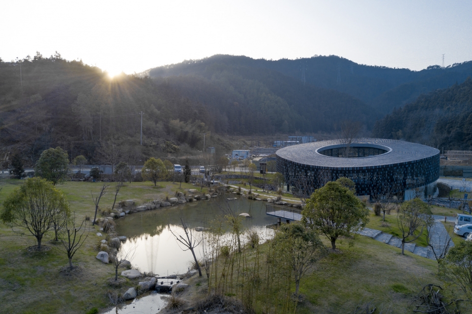 jingdezhen sanbaopeng ceramic design center china by office mass