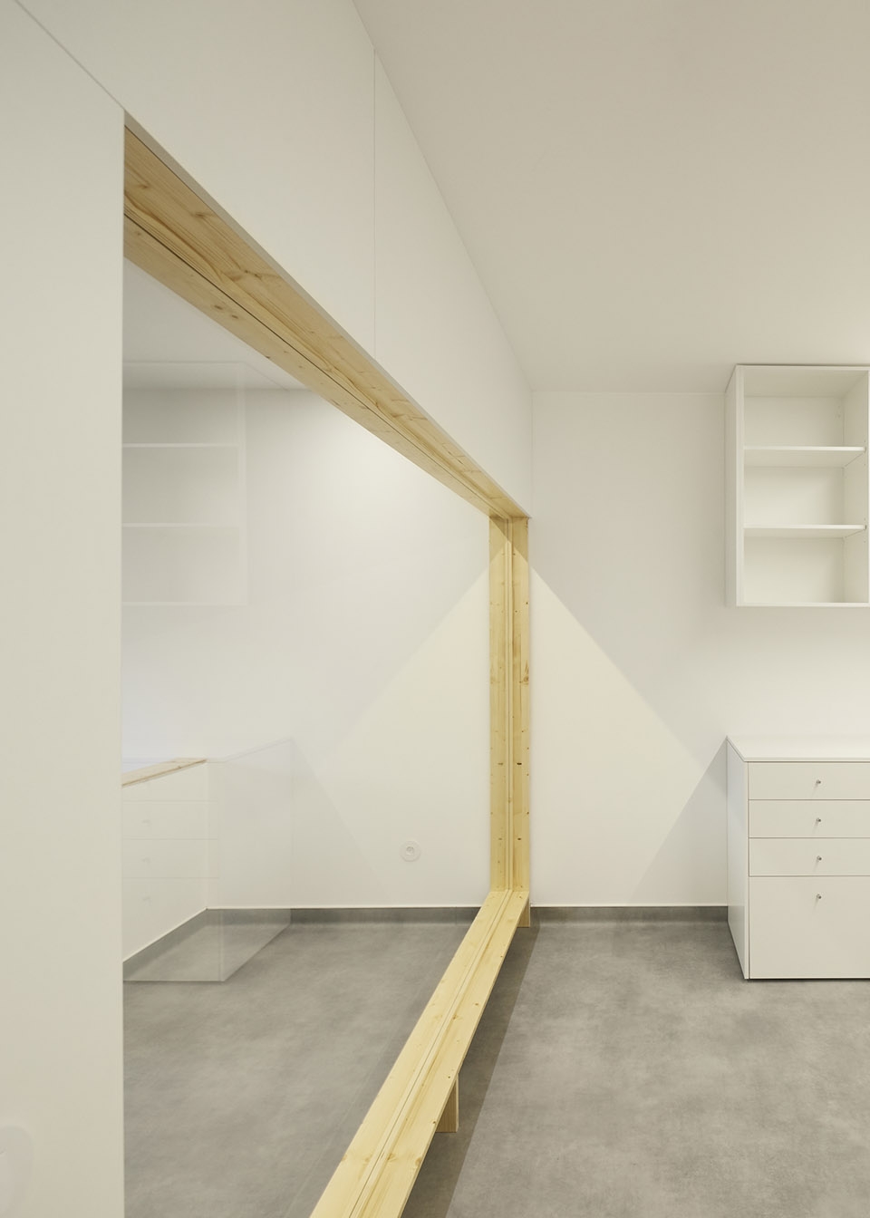 vets office by bruno dias arquitectura