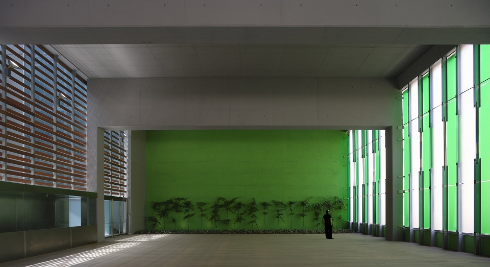 Office Building for the WTC Almeda Park by Mateo Arquitectura
