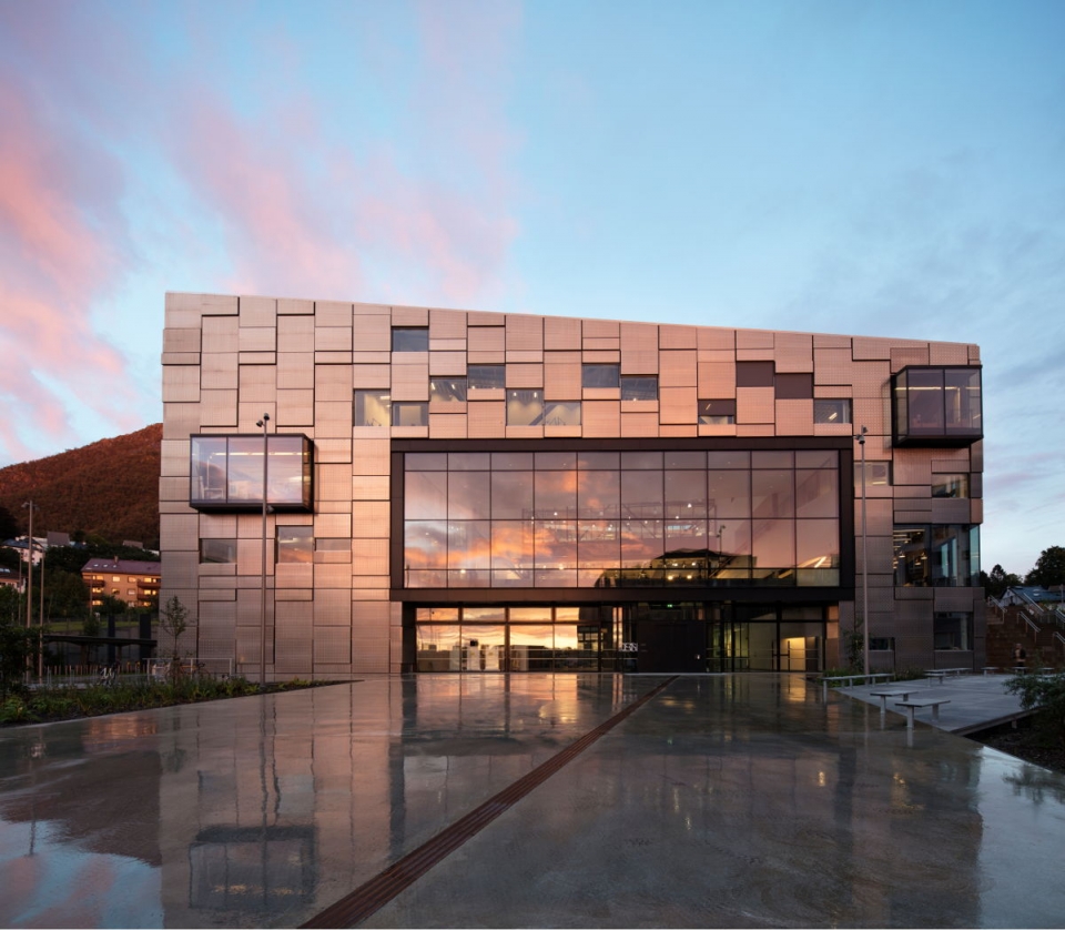 faculty of fine art music and design in bergen by snohetta