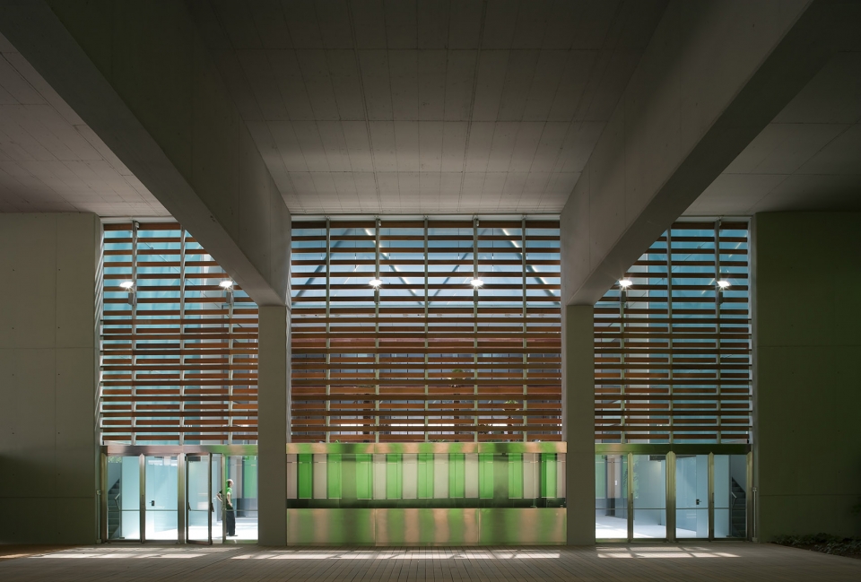 Office Building for the WTC Almeda Park by Mateo Arquitectura