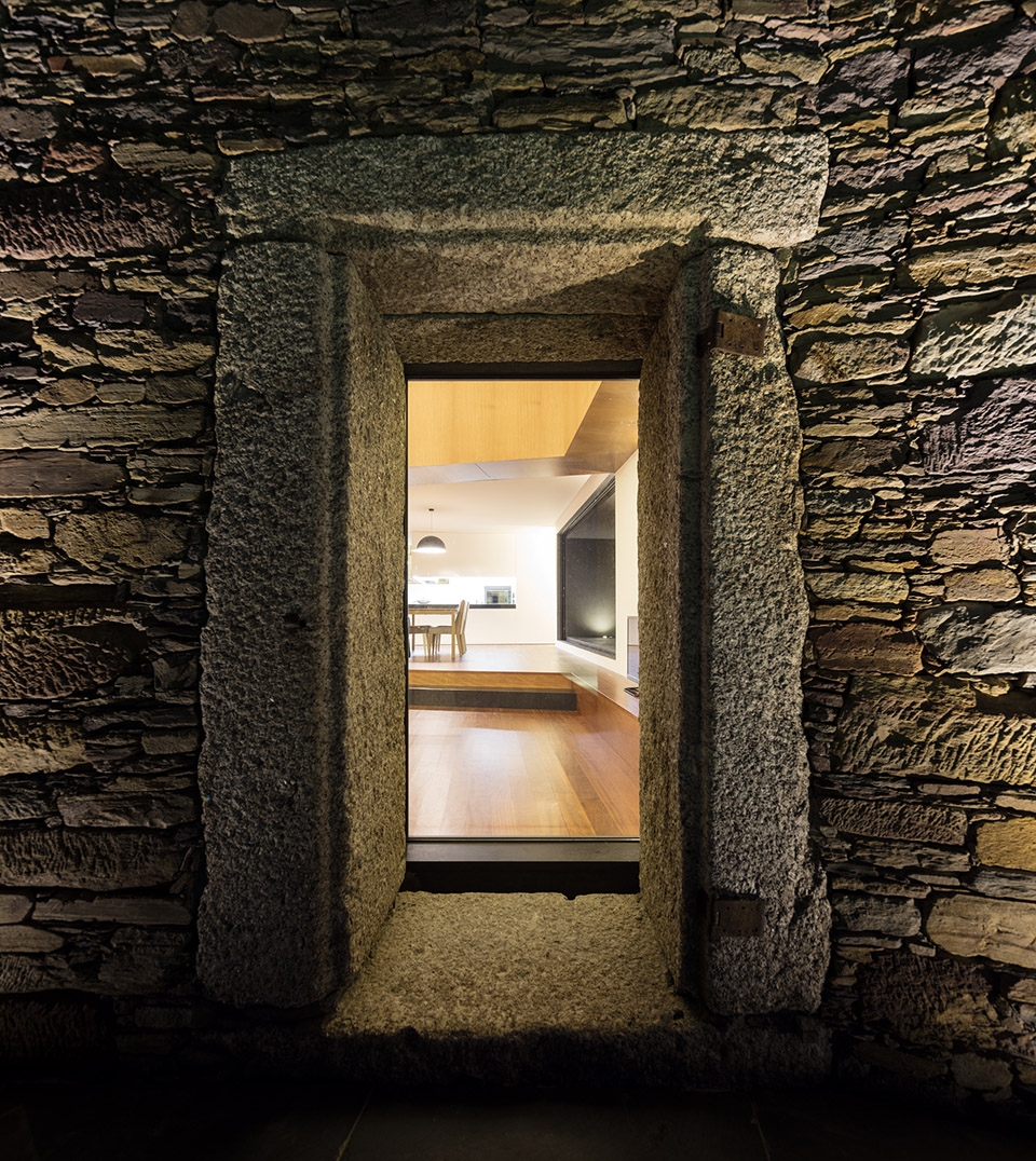 Vigário House Portugal by AND RÉ