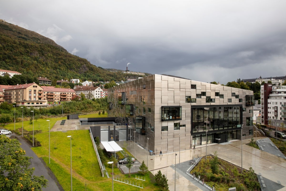 faculty of fine art music and design in bergen by snohetta