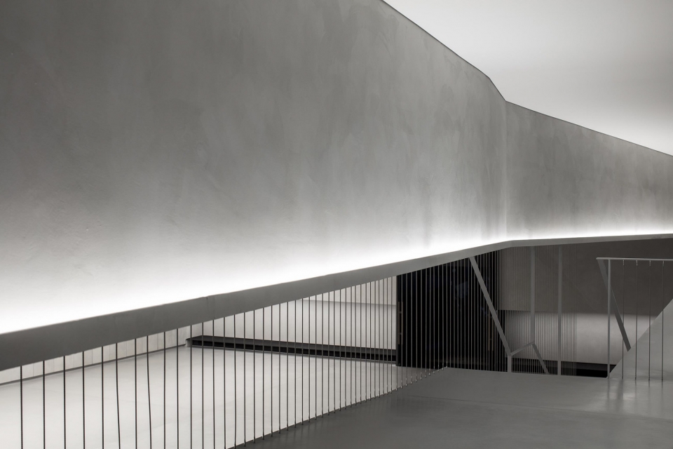 pitaro office furniture showroom by baranowitz goldberg architects pitsou kedem architects