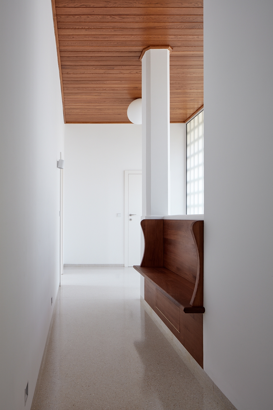 renovation of a functionalist villa indian ship by idhea