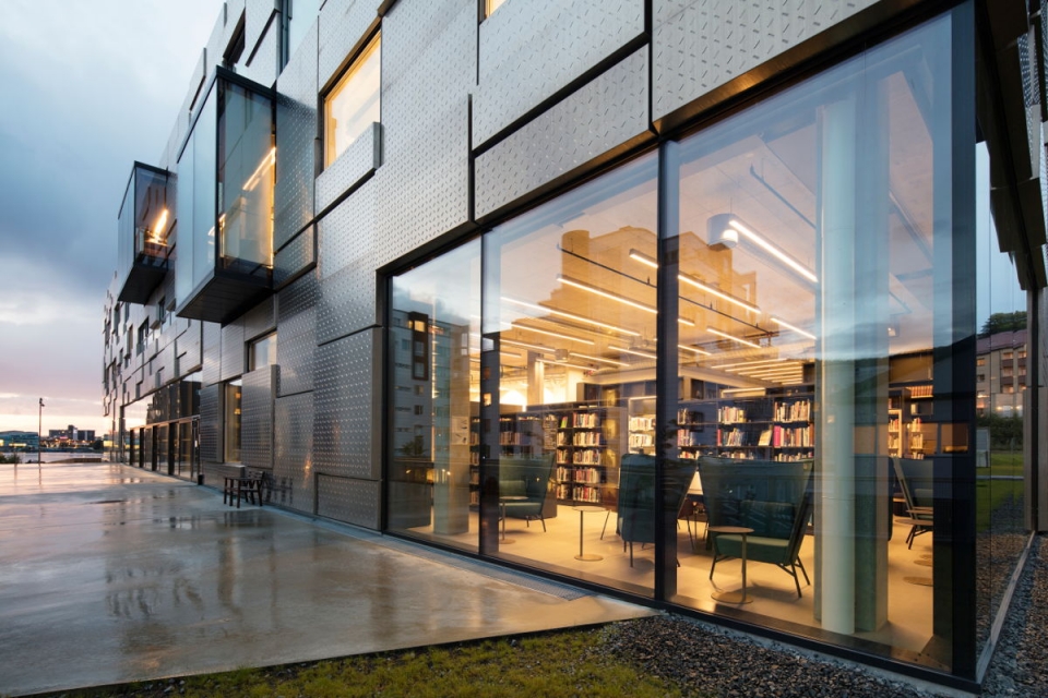 faculty of fine art music and design in bergen by snohetta