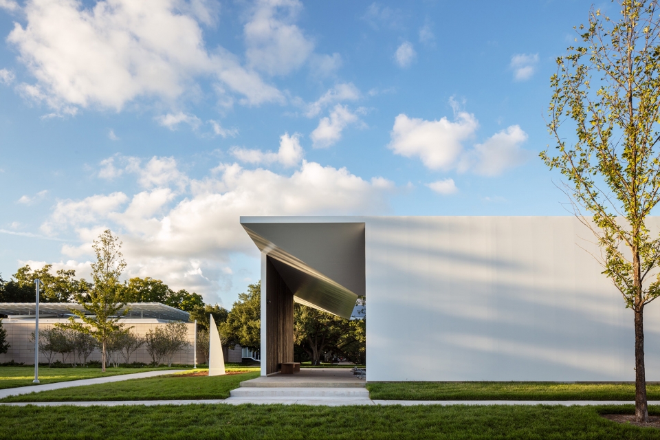 menil drawing institute by johnston marklee