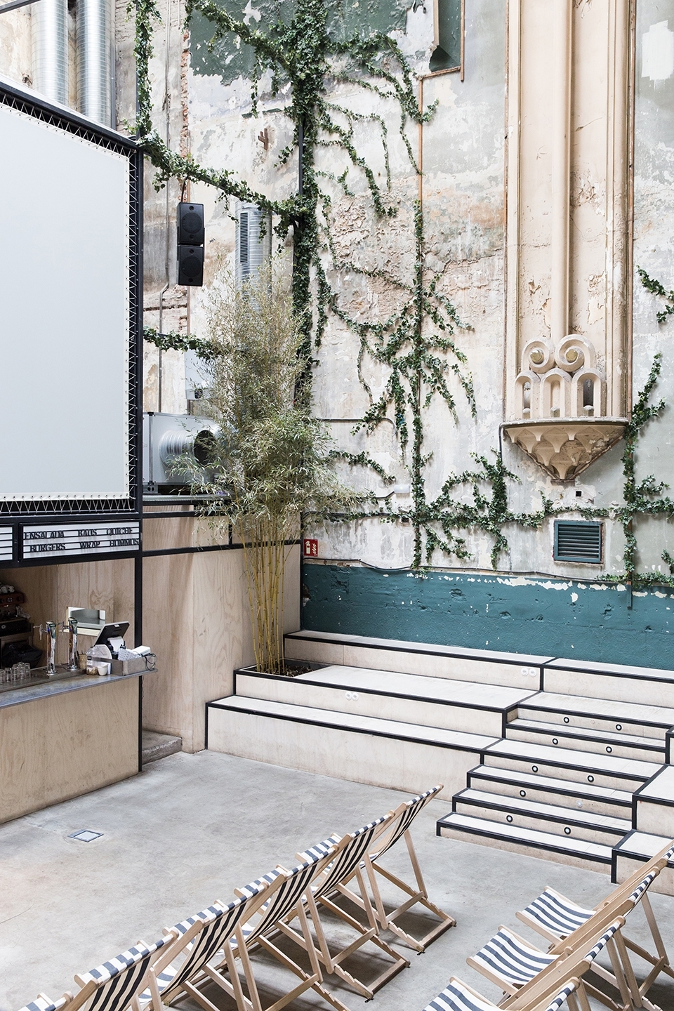 sala equis by plantea estudio 960x1440 1