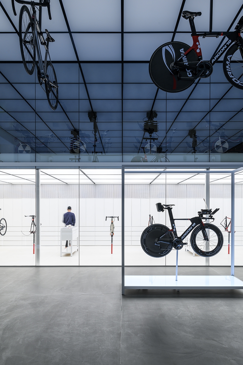 united cycling lab store by johannes torpe studios