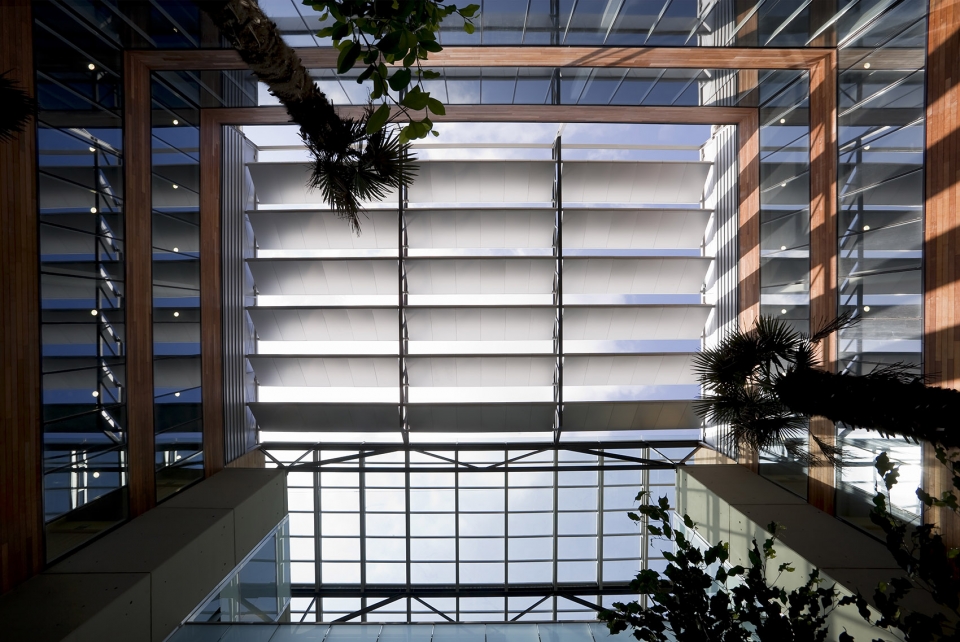 Office Building for the WTC Almeda Park by Mateo Arquitectura