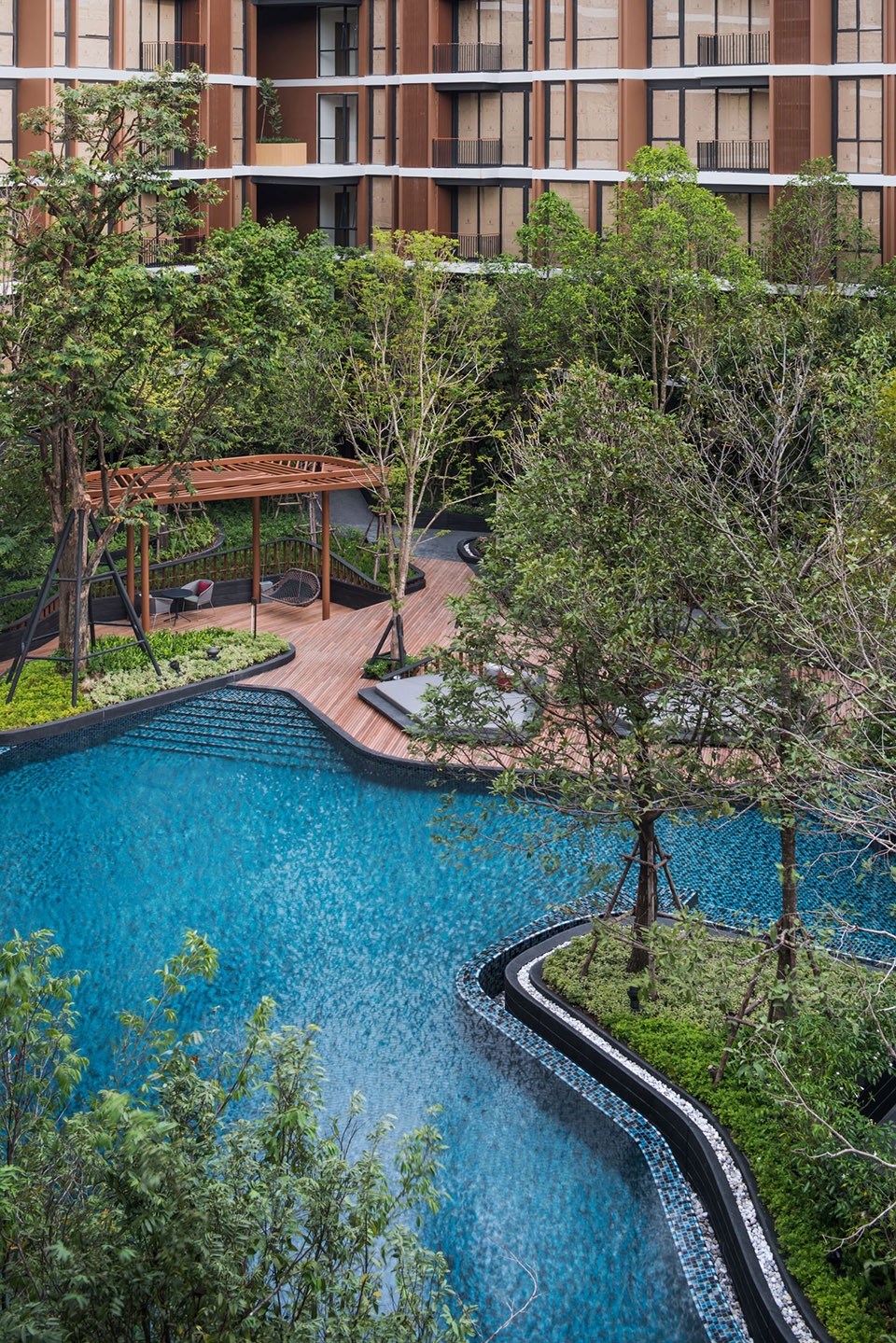 mori haus residential garden by somdoon architects