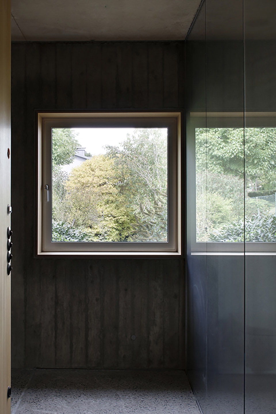 hercule house by 2001