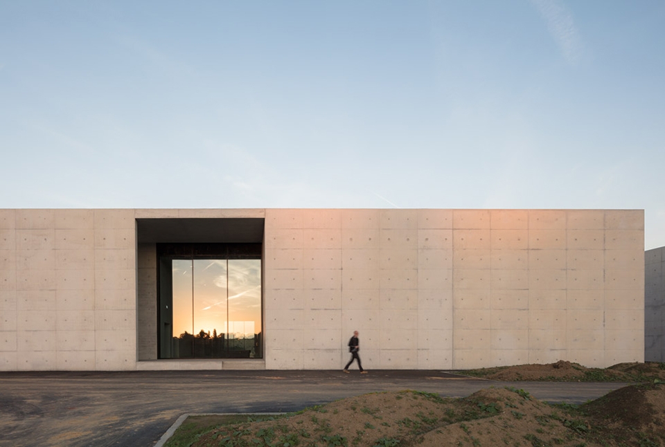 Crematorium Siesegem by KAAN Architecten