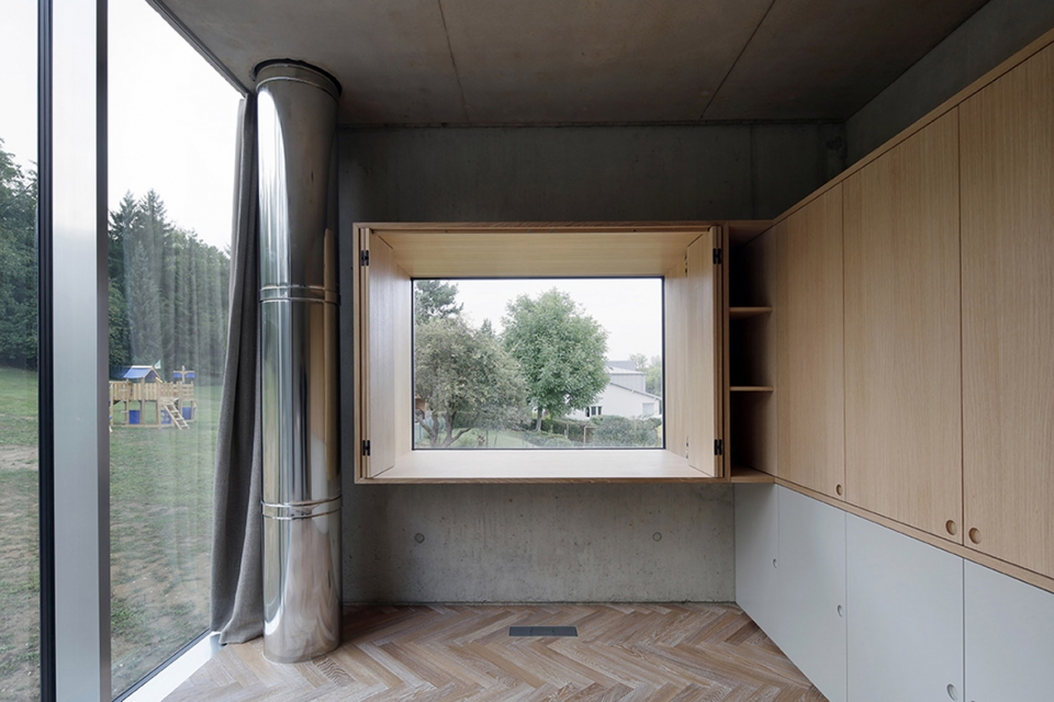 hercule house by 2001
