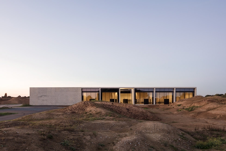 Crematorium Siesegem by KAAN Architecten 960x640 1