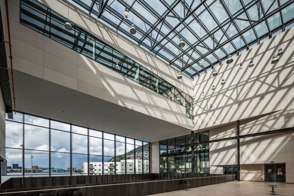 faculty of fine art music and design in bergen by snohetta