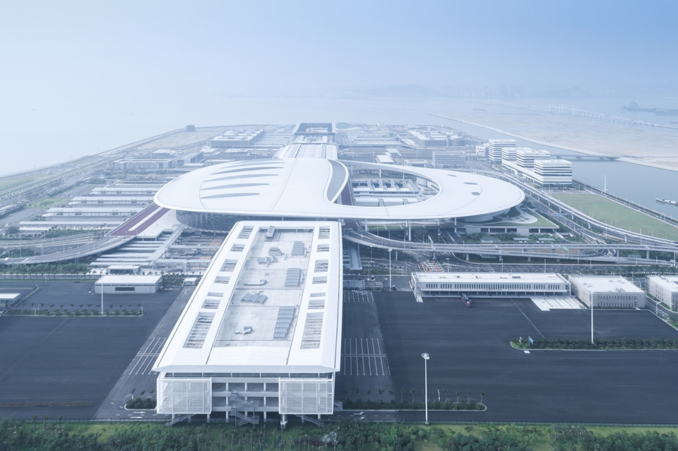 hong kong zhuhai macao bridge artificial island port china by ecadi