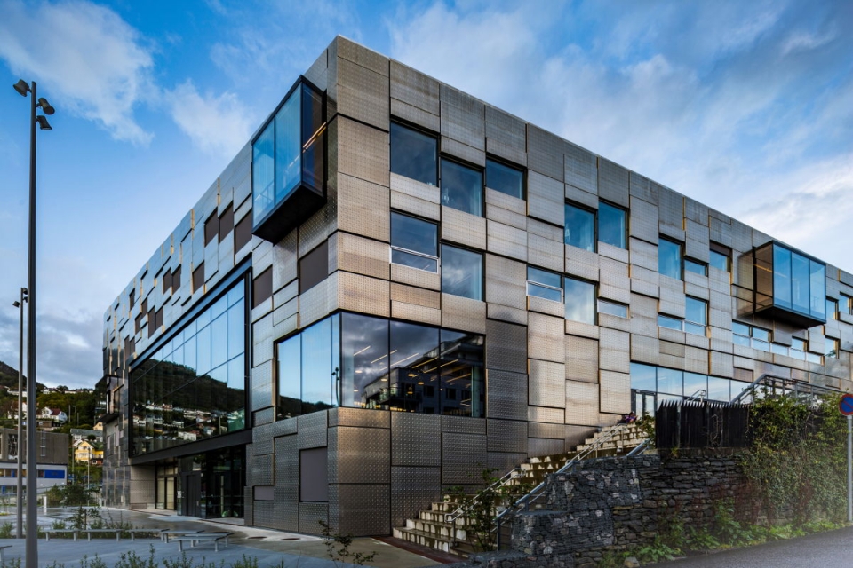 faculty of fine art music and design in bergen by snohetta