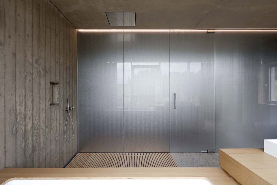 hercule house by 2001