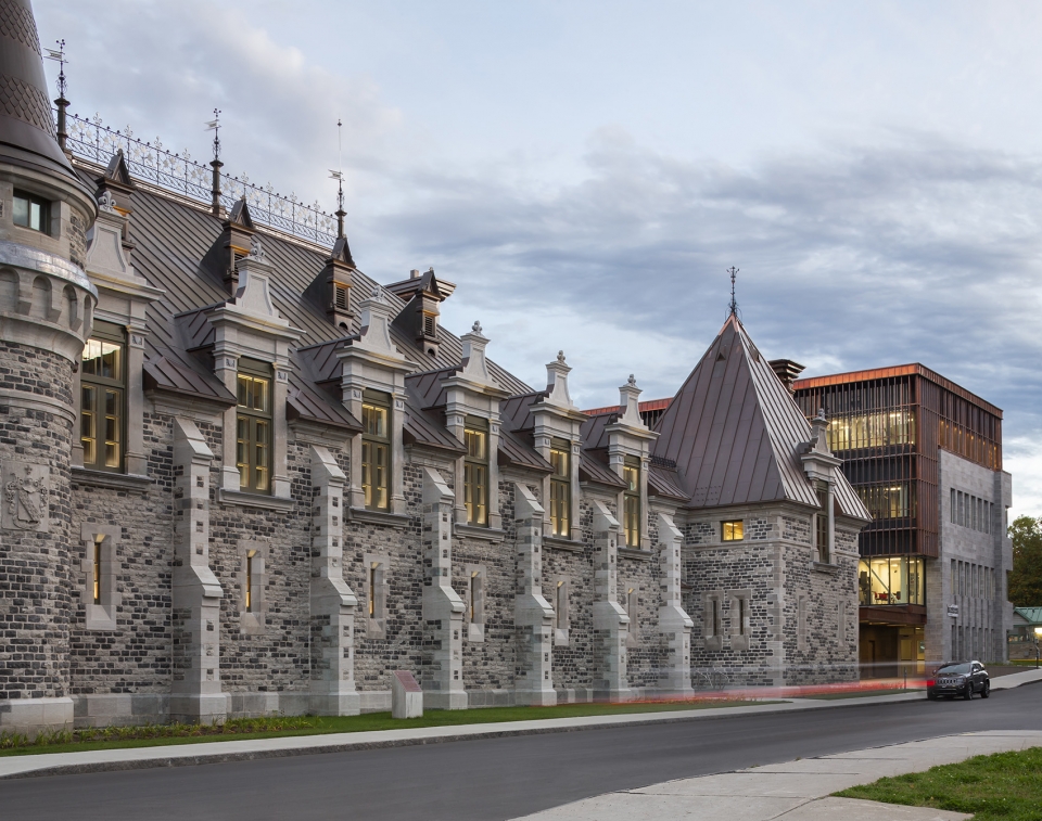 voltigeurs de quebec armoury by a49 dfs stgm