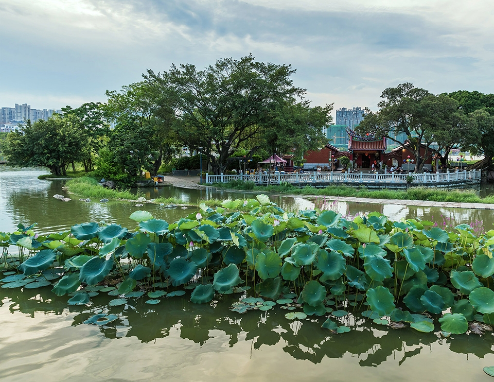 zhangzhou bihu lake eco park china by la design