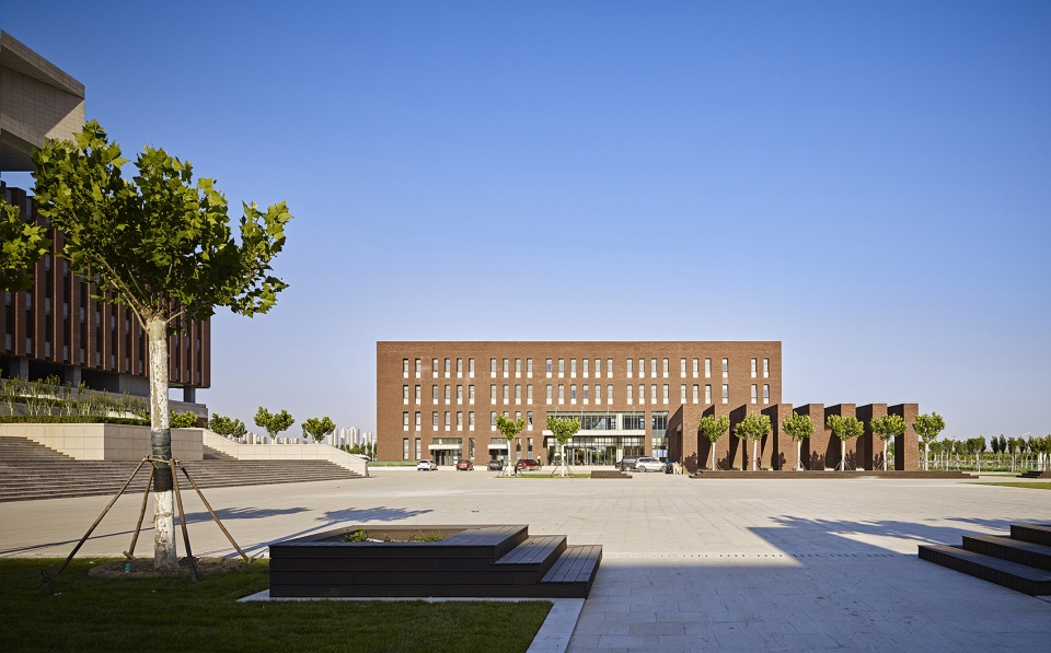 library integrated service building of nankai university new campus china by gpc of tadi