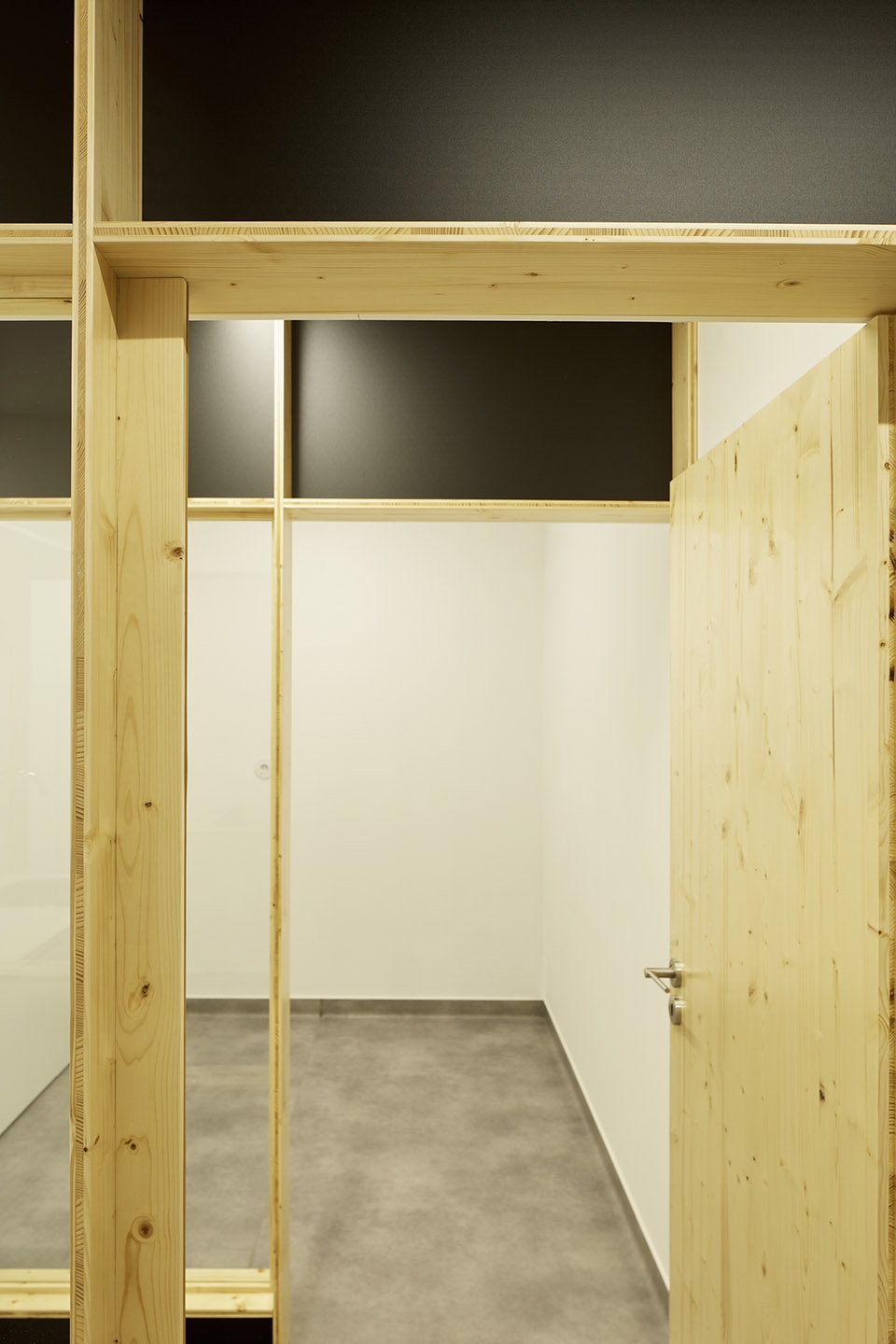 vets office by bruno dias arquitectura