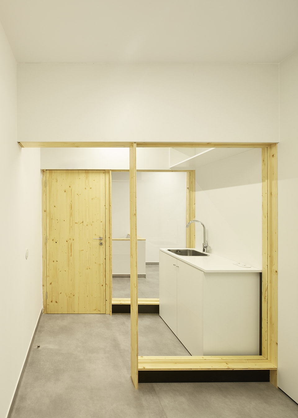 vets office by bruno dias arquitectura