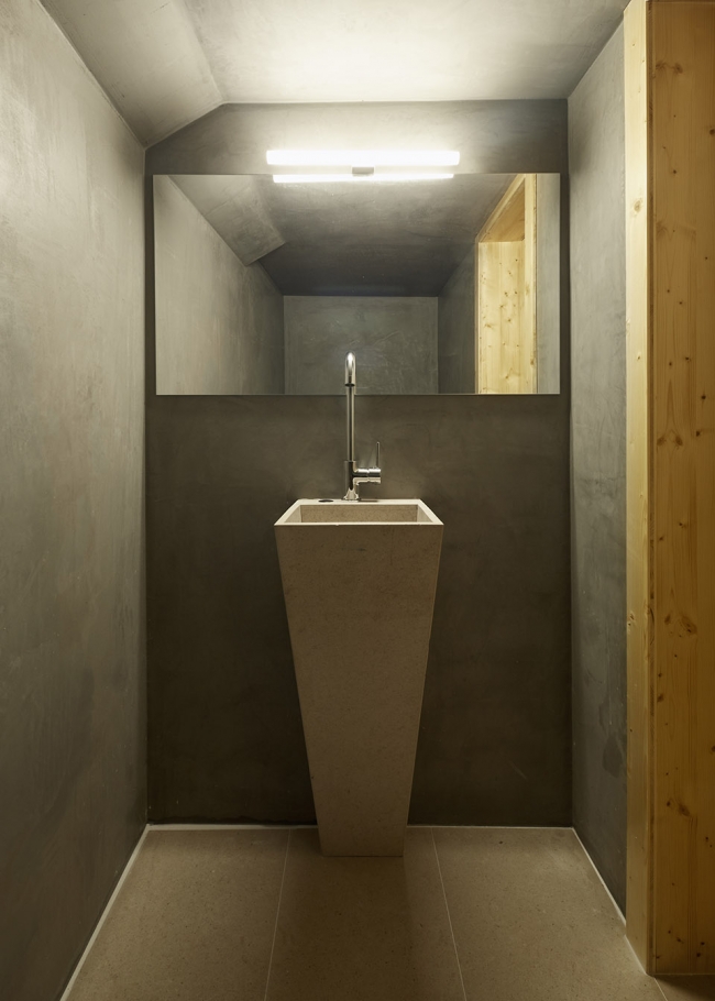 vets office by bruno dias arquitectura