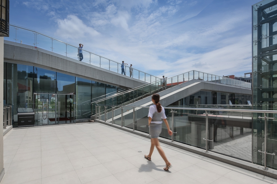 nanchang shimao water city cloud office center china by dplus studio