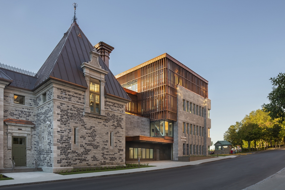 voltigeurs de quebec armoury by a49 dfs stgm