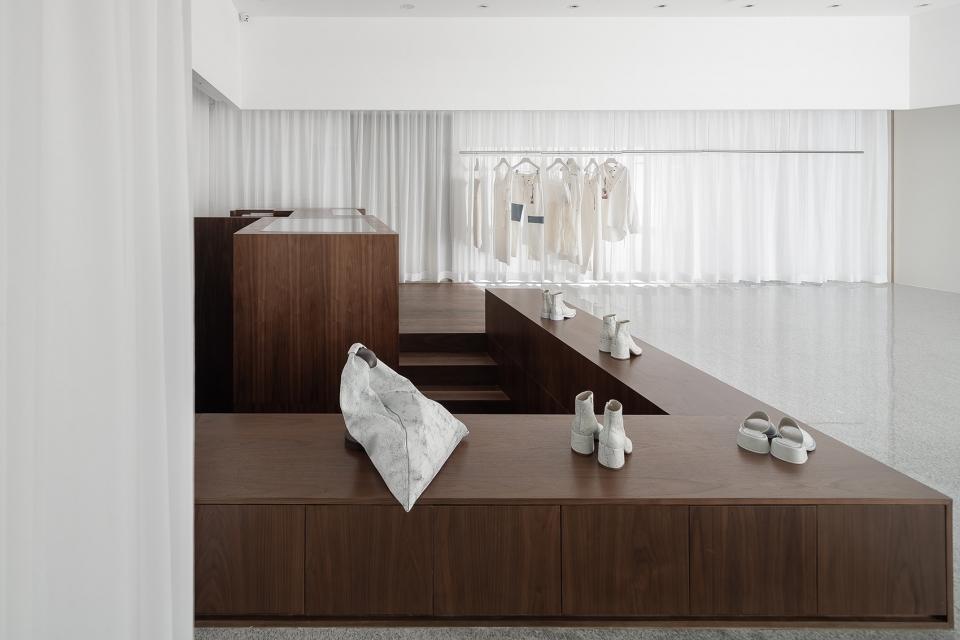 angle boutique china by various associates