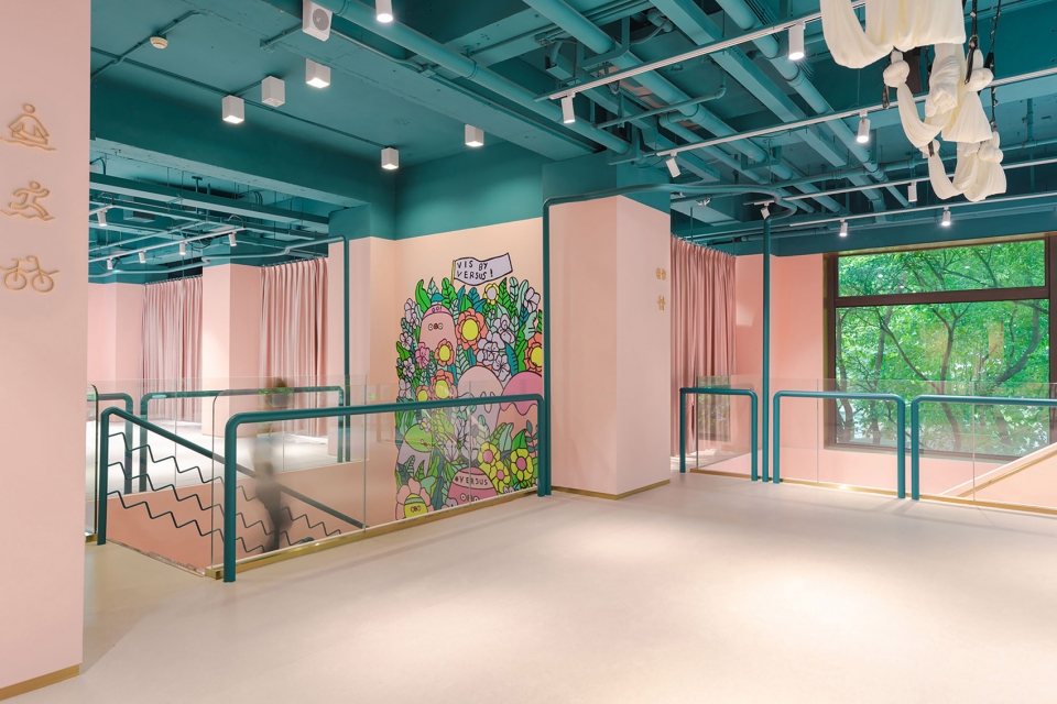 VIS fitness studio RONG Design