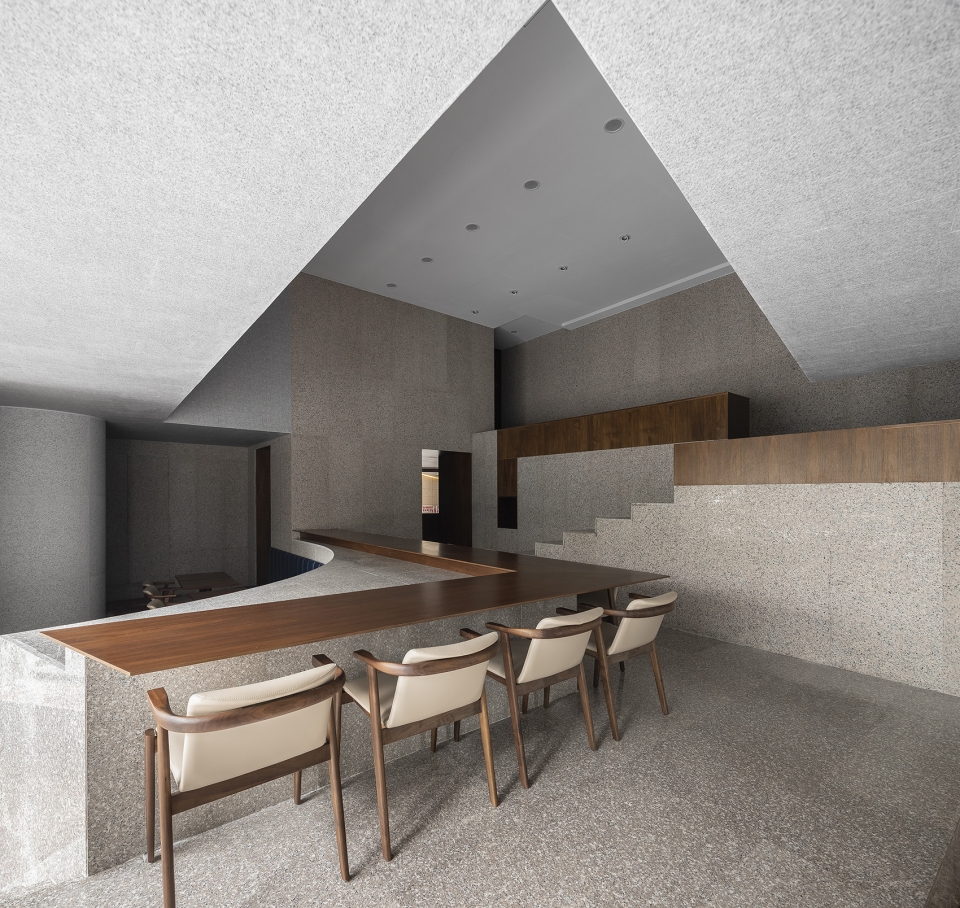 angle boutique china by various associates